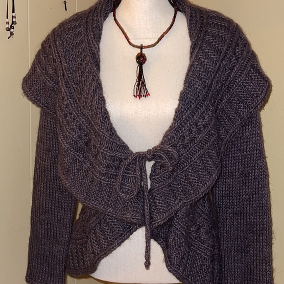Elsamanda Italy Sweater - Picture 1 of 6
